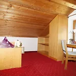 招待所 Gaestehaus Kirner - 3*