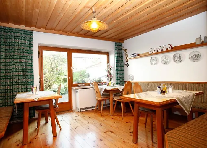 Πανσιόν Gaestehaus Kirner - 3*
